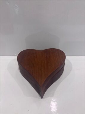 Vintage handcrafted solid wood heart shaped trinket jewellery box red felt lined